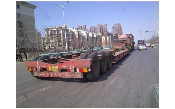 超大件貨物運輸車(chē)輛