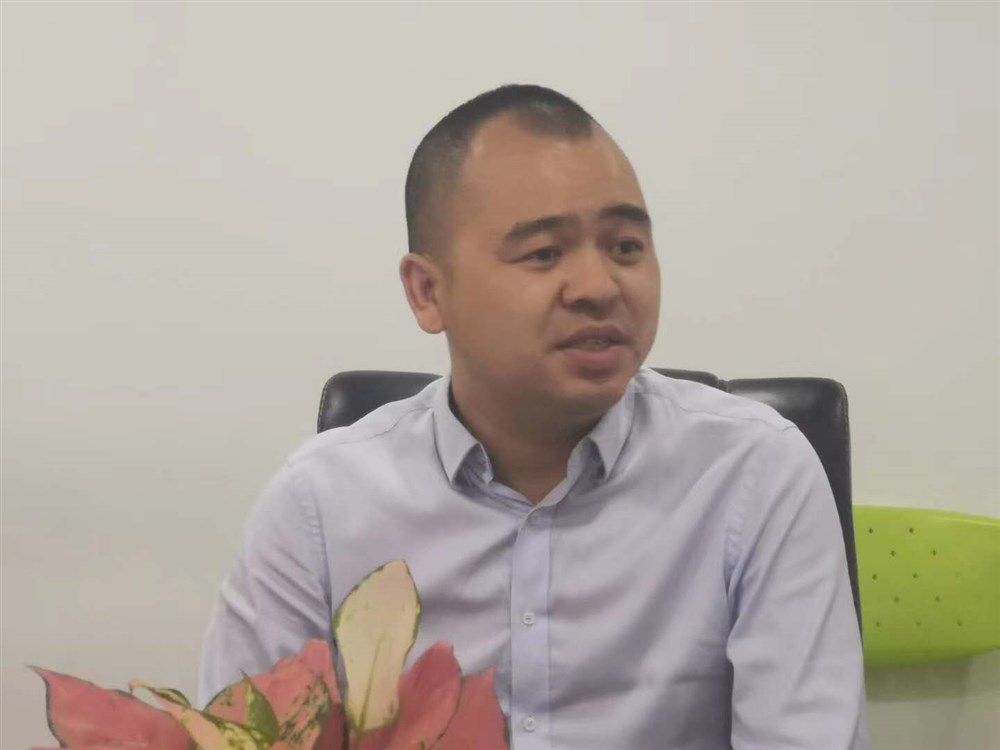 甲必丹俱樂(lè )部會(huì )長(cháng)：張桅