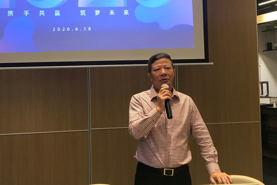 首先，由富達會(huì )汪海光主席致辭。