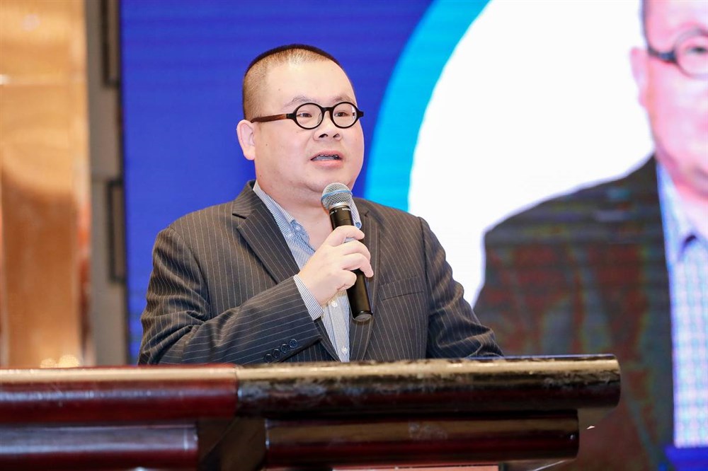 由中山國際貨運代理協(xié)會(huì )港澳高級顧問(wèn)、東捷運通集團董事長(cháng)黃鵬先生宣講。