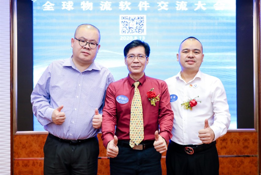 黃鵬與張桅會(huì )長(cháng)、黃炳軒董事長(cháng)