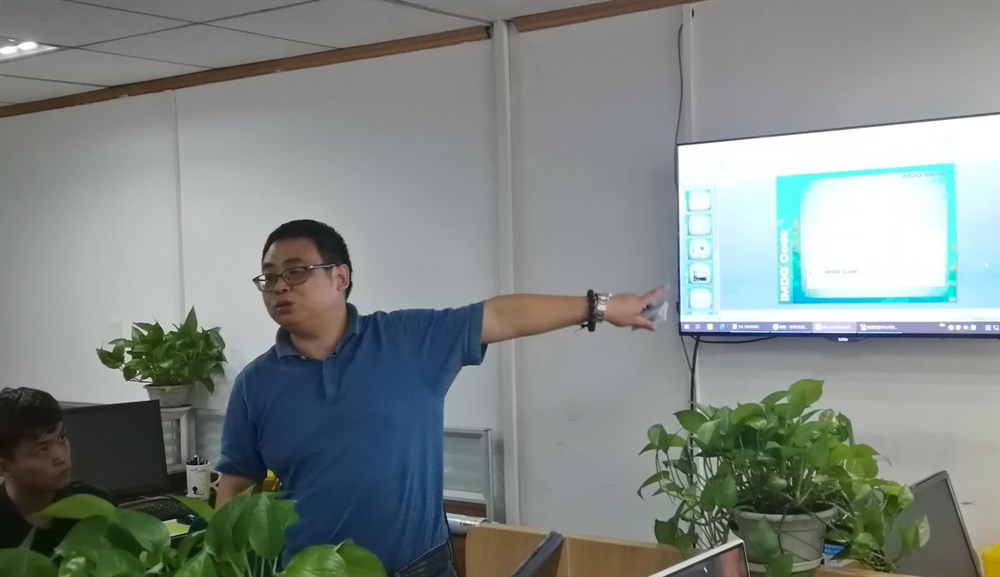 茗佳國際貨運總經(jīng)理鄧磊分享危險品運輸營(yíng)運操作的那些事兒。