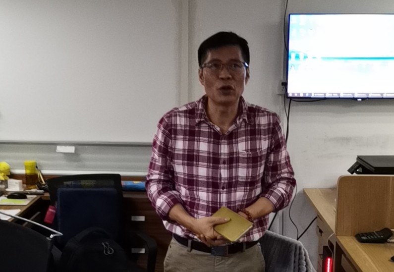 通用運費網(wǎng)董事長(cháng)黃炳軒介紹了深圳市永聯(lián)通實(shí)業(yè)有限公司的背景與發(fā)展，以及通用運費網(wǎng)軟件項目與模塊的研發(fā)與功能的應用