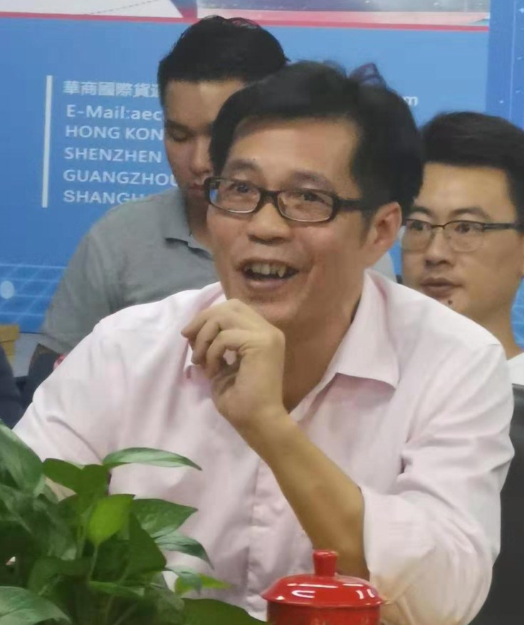 永聯(lián)通-通用運費網(wǎng)董事長(cháng)黃炳軒先生介紹了深圳市永聯(lián)通實(shí)業(yè)有限公司的背景與發(fā)展