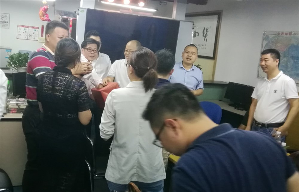抽獎活動(dòng)：由贊助商小紅巴士品牌創(chuàng  )始人鄭佳謀、王永良、黃炳軒、徐文良、張桅負責抽獎