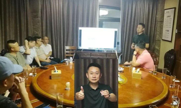 深圳市恒峰國際物流有限公司總經(jīng)理周長(cháng)斌介紹公司的主營(yíng)業(yè)務(wù)：中港拖車(chē)、清關(guān)、倉儲。