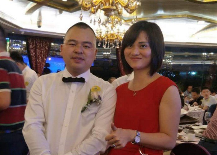 甲必丹會(huì )長(cháng)張桅與富達會(huì )秘書(shū)長(cháng)黎純純。